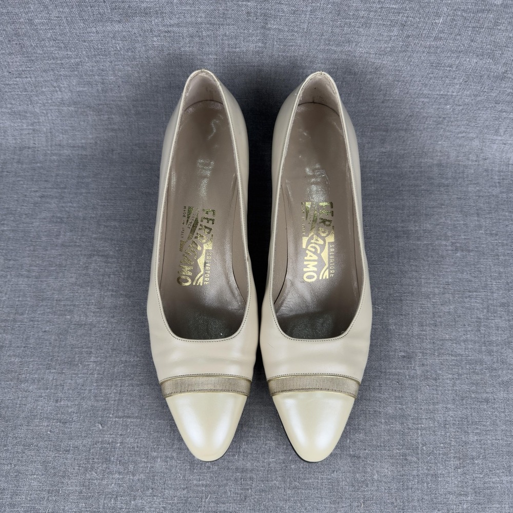 Salvatore Ferragamo Shoes Womens Size 7.5 AA Ivory Leather Pumps Low Heel Italy - Picture 4 of 14